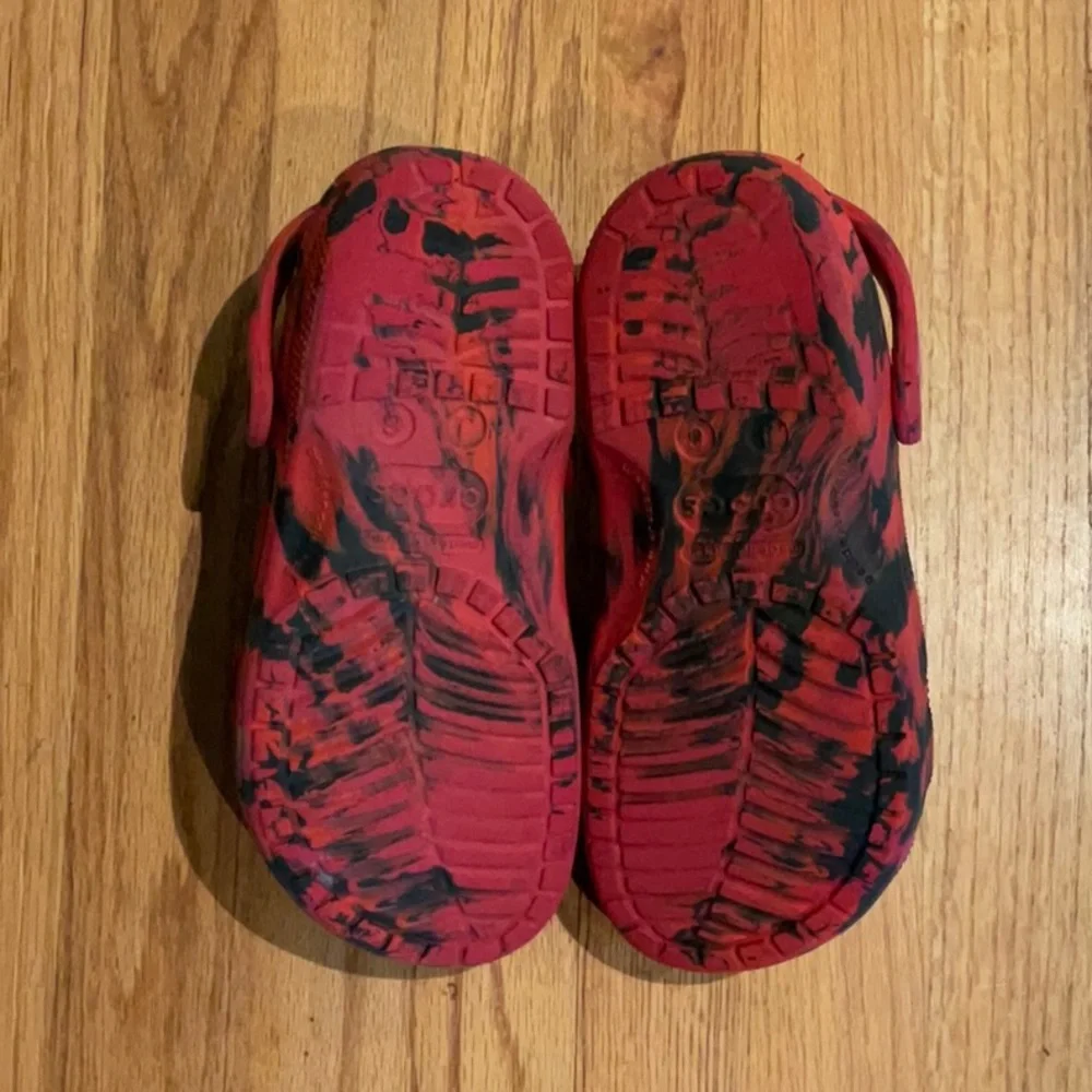CROCS - Big Kids Red and Black J 6 Size - heel to toe 9.5”